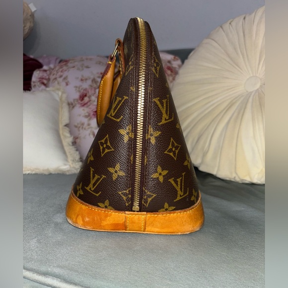 Louis Vuitton Alma PM - Picture 3 of 16